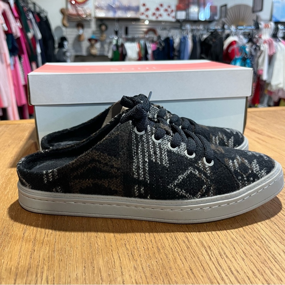SOUL Naturalizer Kemper-Mule Women's Slip-On Sneakers Sz 6.5 - Picture 4 of 5